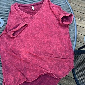 Zenana outfitters size XL. Great shirt for leggings.